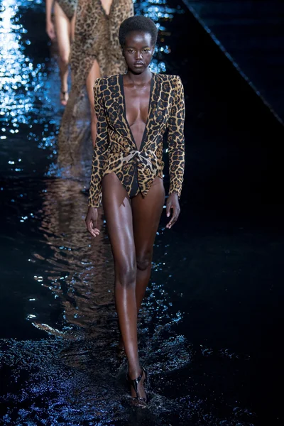 Look 80